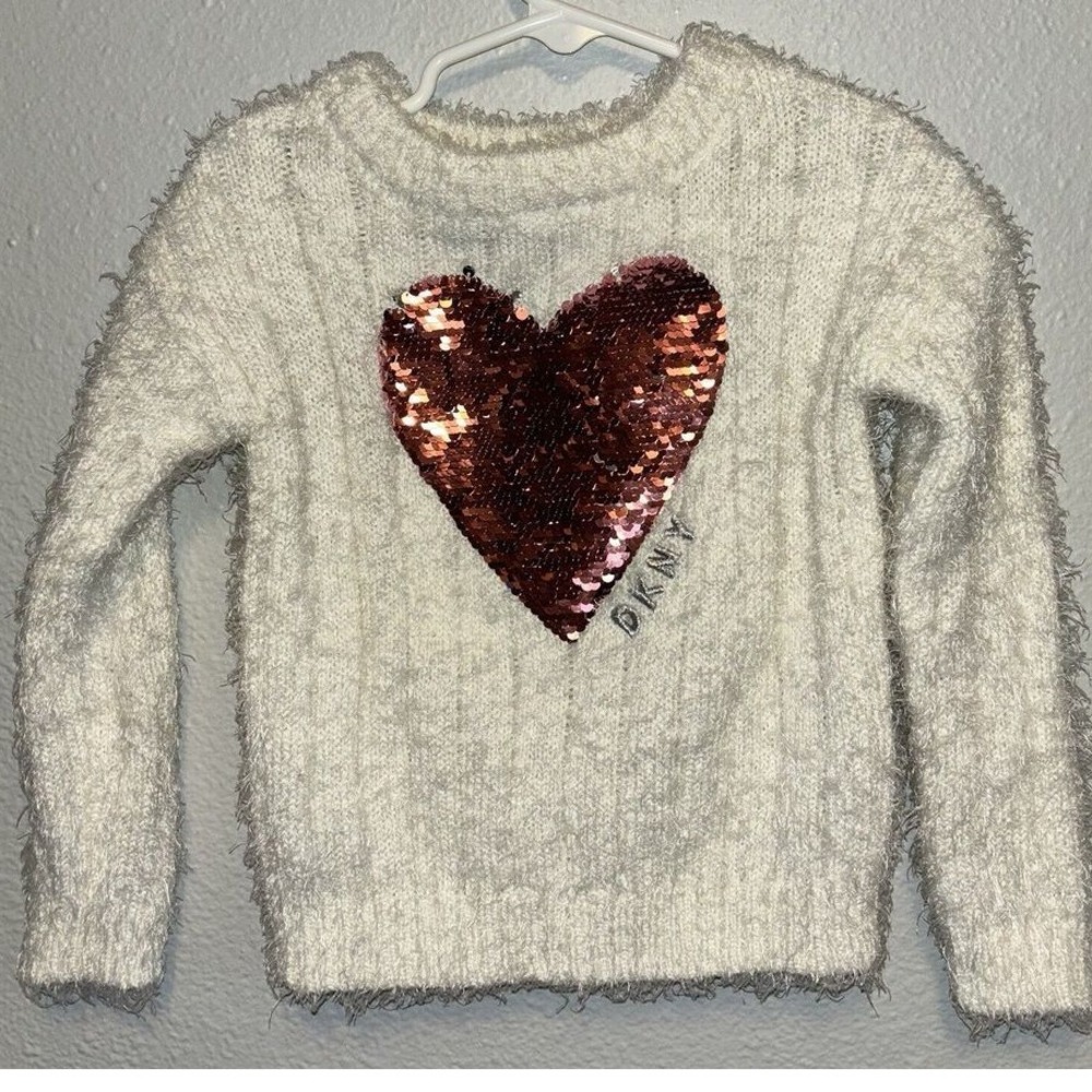 DKNY 3T Fuzzy Heart Pullover Sequin‎  Color Change Sweater Holiday Cozy Casual